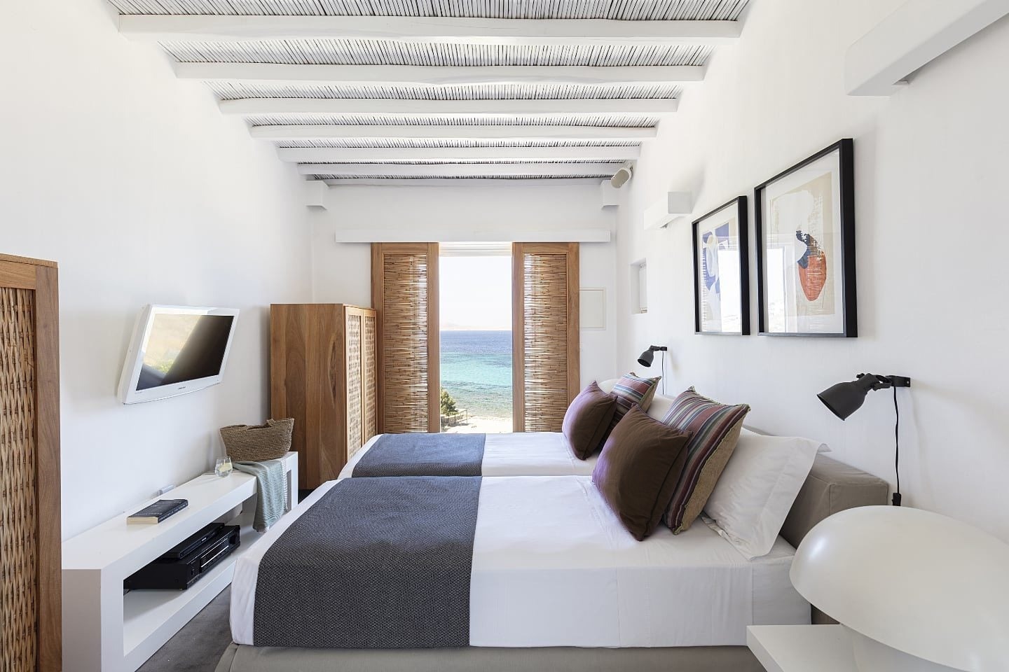 Master bedroom, sea view